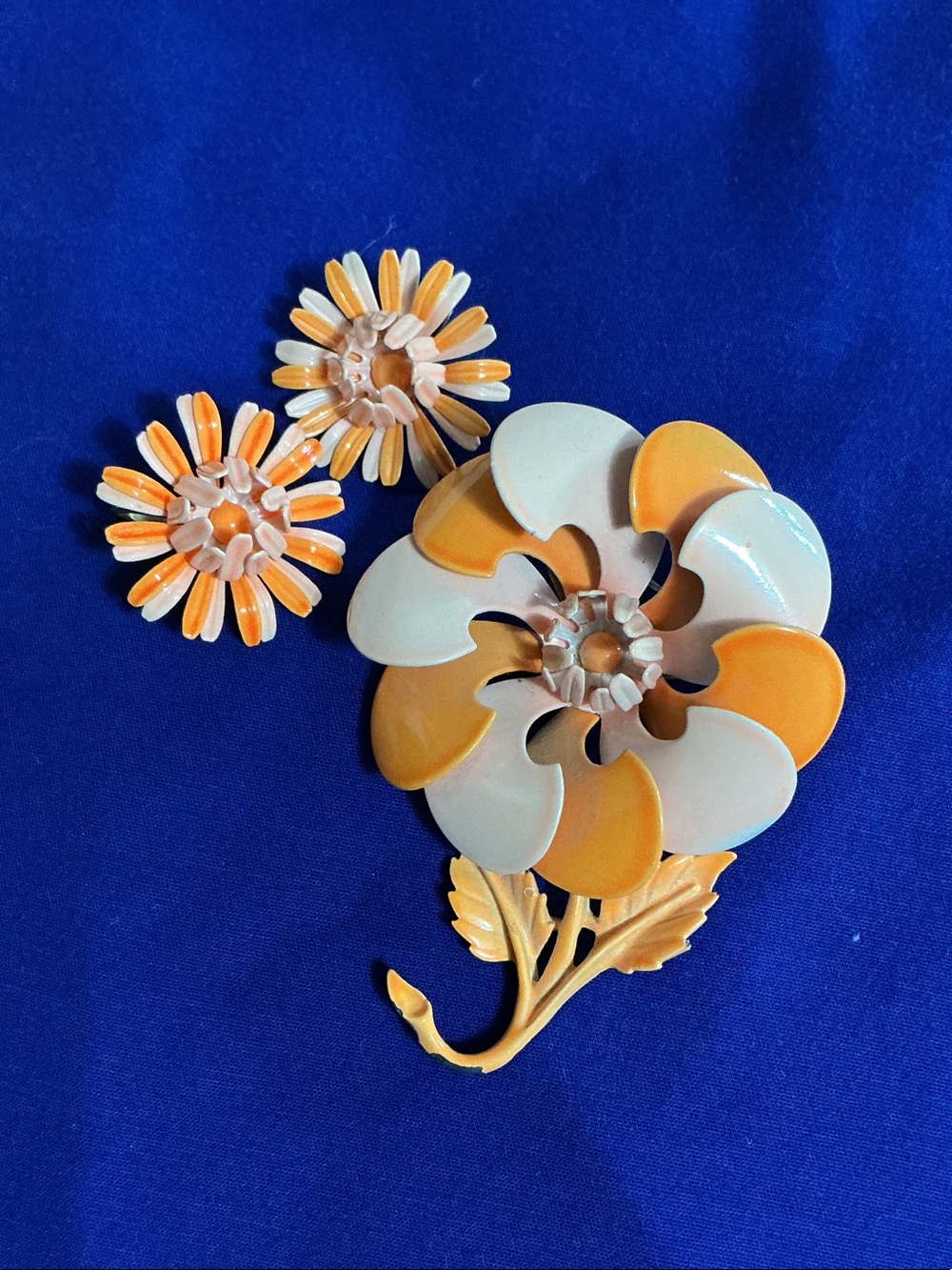 Vintage Orange & Cream Floral Brooch & Clip Earrings Set